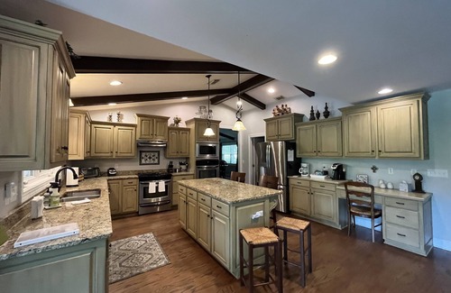 Northport House | Lake Vista Retreat n5 Bedrooms 3.5 baths