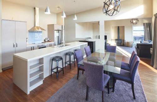Lake Tekapo House | Lake Watch - Lake Tekapo