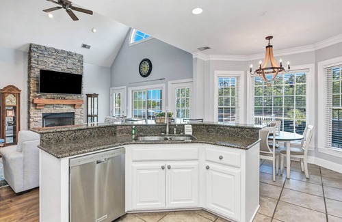 Ridgeway House | Lake Wateree Family Retreat!