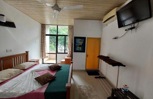 Anuradhapura Hotel | Lake Wave Hotel