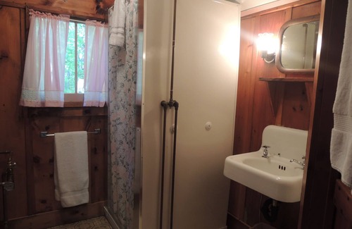 Westmore Cabin | Lake Willoughby Friends & Family Rustic Retreat