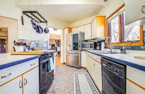 Menasha House | Lake Winnebago Family Retreat: Dock & Deck!