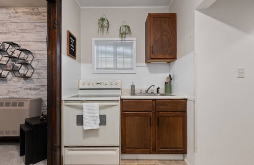 Black Wolf Cabin | Lake Winnebago Kalbus Cottage
