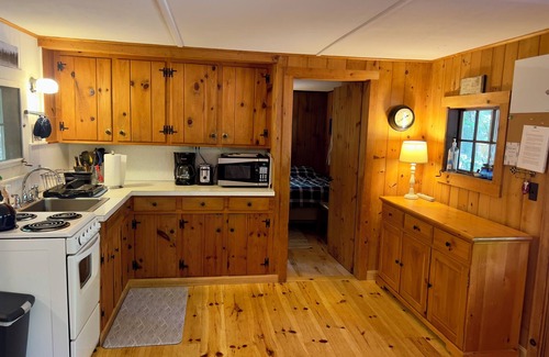 Moultonborough Cottage | Lake Winni 2 bedroom cottage with large sandy beach and use of small boats
