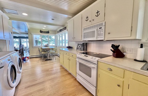 Laconia House | Lake Winni- Amazing waterfront oasis- beach, dock and more!