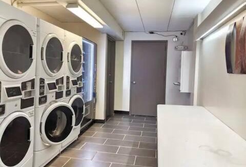 Weirs Beach Apartment | Lake Winni Studio Condo Full Kitchen - Weirs Beach
