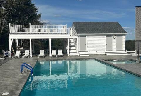 Weirs Beach Apartment | Lake Winni Studio Condo Full Kitchen - Weirs Beach
