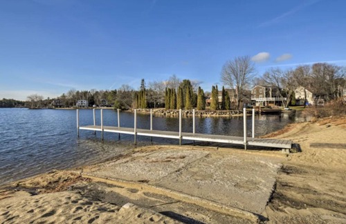Moultonborough Cottage | Lake Winnipesaukee w/ Hot Tub- Water/beach access!