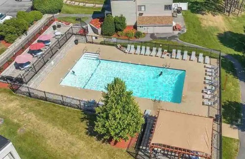 Weirs Beach Condo | Lake Winnipesaukee 2 bedroom 2 bath near all the attractions and Gunstock skiing