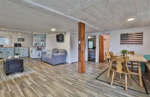 Lochmere Cabin | Lake Winnisquam Waterfront Camp Dog Friendly with Large Yard to Play!