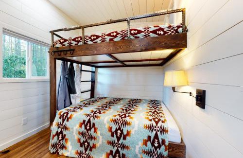 Mason County House | Lake Wooten Cabin