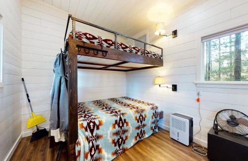 Mason County House | Lake Wooten Cabin