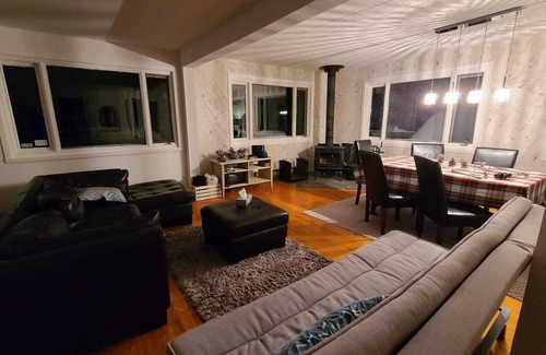 St-Adolphe-d'Howard Cottage | Lakefront beautiful chalet - 5 min to ski resort