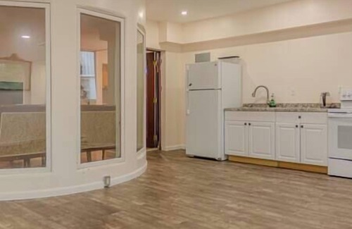 White Lake House | Lakefront 10BR Retreat w/Sauna