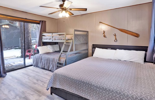 Big Bear Lake Hotel | Lakefront #110