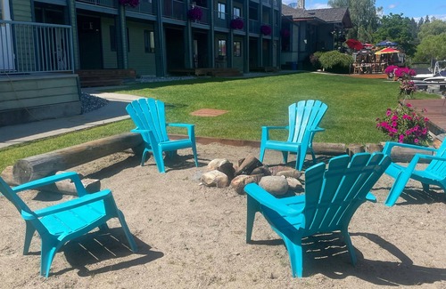 Central Okanagan Condo | Lakefront 2 bedroom condo at Turtle Bay Resort and Marina