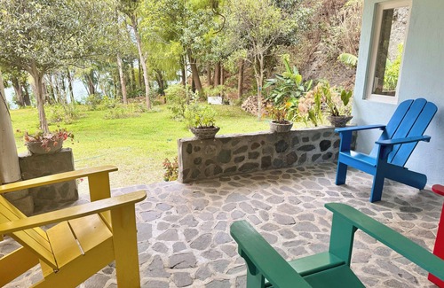 Jaibalito Villa | Lakefront 2-bedroom villa with stunning views of lake and mountains