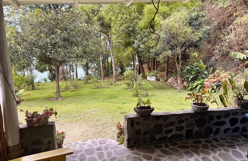 Jaibalito Villa | Lakefront 2-bedroom villa with stunning views of lake and mountains