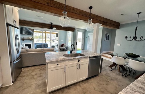 Southmont House | Lakefront 2 BR Cottage sleeps 6 with private dock, kayaks, and heated patio
