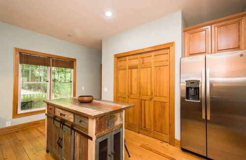 Mill Spring House | Lakefront 3BR w/Private Dock + Firepit | Free Tix