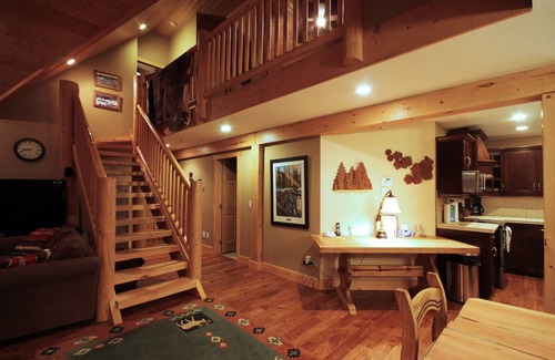 Okanagan-Similkameen House | Lakefront, 5 Bedroom "Aspen" Lodge on Otter Lake