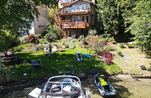 Sudden Valley House | Lakefront 5 bedroom & 3.5 bathroom House with Water Toys, Patio & Fire Pit
