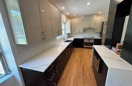 Ocean Township House | Lakefront 6-bedroom Entertainer's Dream with Pool in Allenhurst near Asbury Park