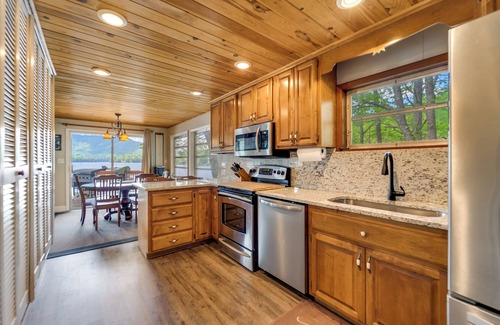Santeetlah House | Lakefront A-Frame on a Point, Dog-Friendly
