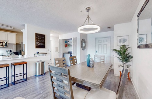 Cornelius Apartment | Lakefront apartment with private W/D, boat slip, and community pool