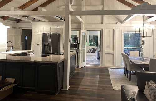 Lake Oconee House | Lakefront Architectural Wonder in Cozy Cove w Dock