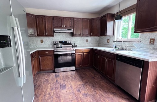 Greentown House | Lakefront at Lake Wallenpaupack with Private Dock 3bdr 2bath Hot Tub