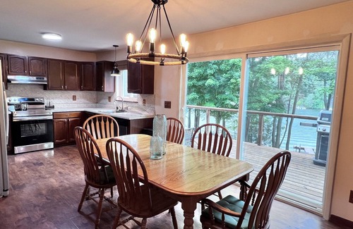 Greentown House | Lakefront at Lake Wallenpaupack with Private Dock 3bdr 2bath Hot Tub