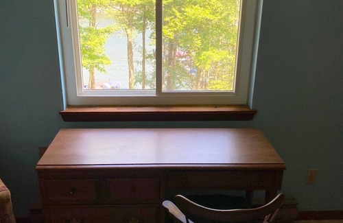 Greentown House | Lakefront at Lake Wallenpaupack with Private Dock 3bdr 2bath Hot Tub