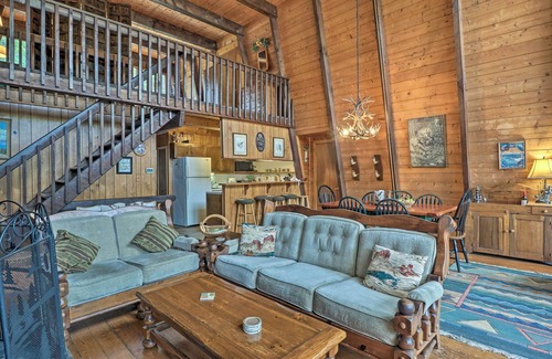 Glendale House | Lakefront Berkshires Retreat w/Deck, Dock & Boat!