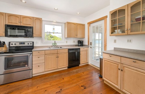 Weirs Beach House | π Lakefront Bliss Awaits β Your Ultimate Getaway! π‘πβ°οΈ