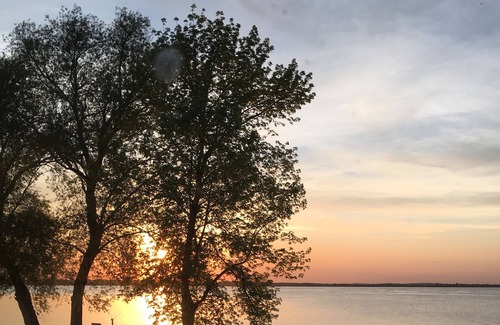 Eureka House | Lakefront, Boat, Fish, Jetski, Rest, Oshkosh EAA, Sleeps up to 12 comfortably