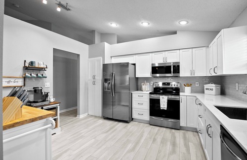 Sabal Harbour House | Lakefront Bradenton with Heated Pool, WiFi, Fitness Room, Resort-Style Amenities