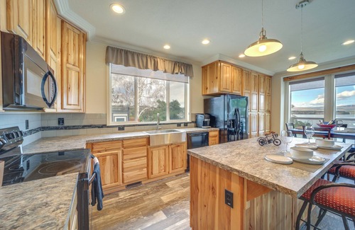 Brewster House | Lakefront Brewster Home w/Yard Games & Hot Tub!