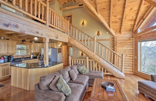 Albany Cabin | Lakefront Cabin at Dale Hollow Lake! 5 minutes from Wolf River Marina