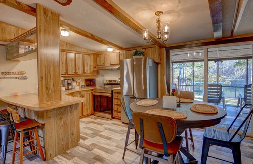 Reed Creek Cabin | Lakefront Cabin at Lake Hartwell