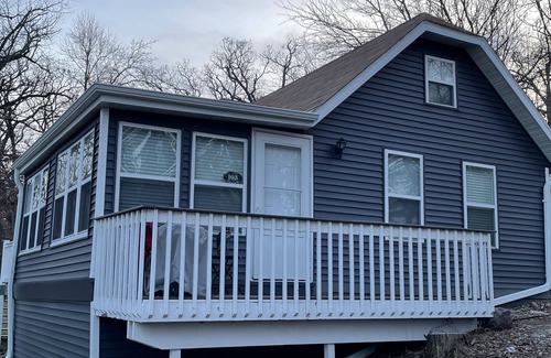 Edgerton Cottage | Lakefront Cabin: Many options for entertainment or relaxation