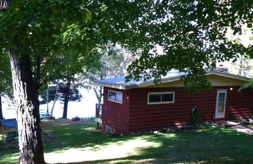 Aitkin Cabin | Lakefront Cabin on Beautiful Big Pine Lake