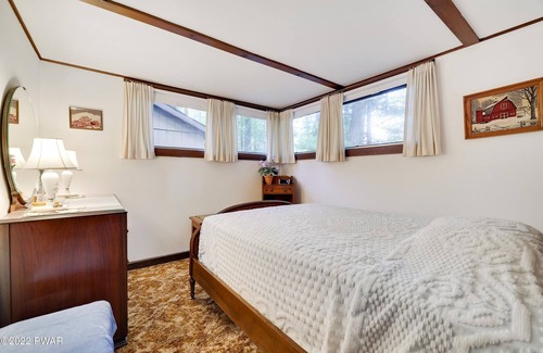 Sunny Point Cabin | Lakefront Cabin on Lake Wallenpaupack!