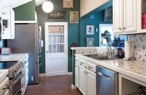McCall House | LAKEFRONT CABIN, PRIVATE BEACH, DOCK AND HOT TUB