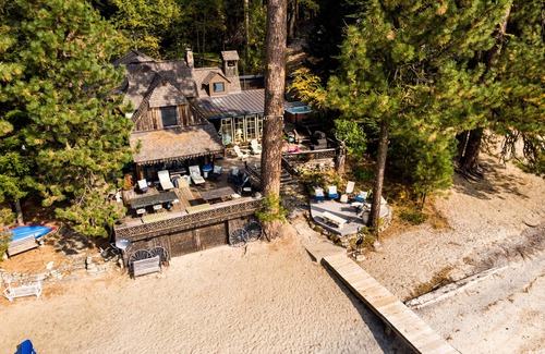 McCall House | LAKEFRONT CABIN, PRIVATE BEACH, DOCK AND HOT TUB