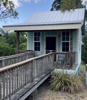 Braden River House | Lakefront Cabin Rental in Bradenton, Florida
