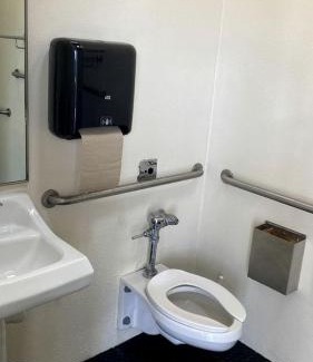 Braden River House | Lakefront Cabin Rental in Bradenton, Florida