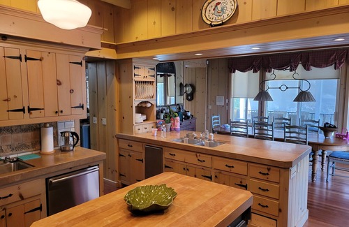 Cedar Glen House | Lakefront Cabin Getaway with Panoramic views of Lake Arrowhead- Dock Access!