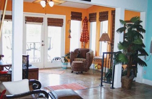 Mid America Apartment | Lakefront Casita - Perfect for couples or families