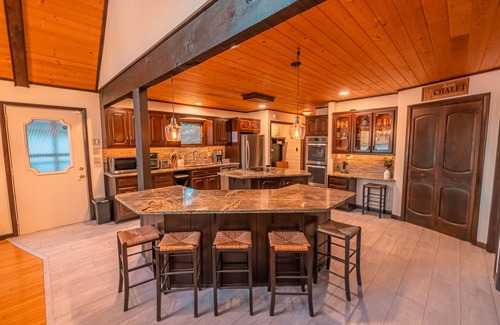 Lake Ariel Ski Chalet | ☀️ Lakefront Chalet - Stunning Views, Private Dock and A+ Location! 2024 Updates!
